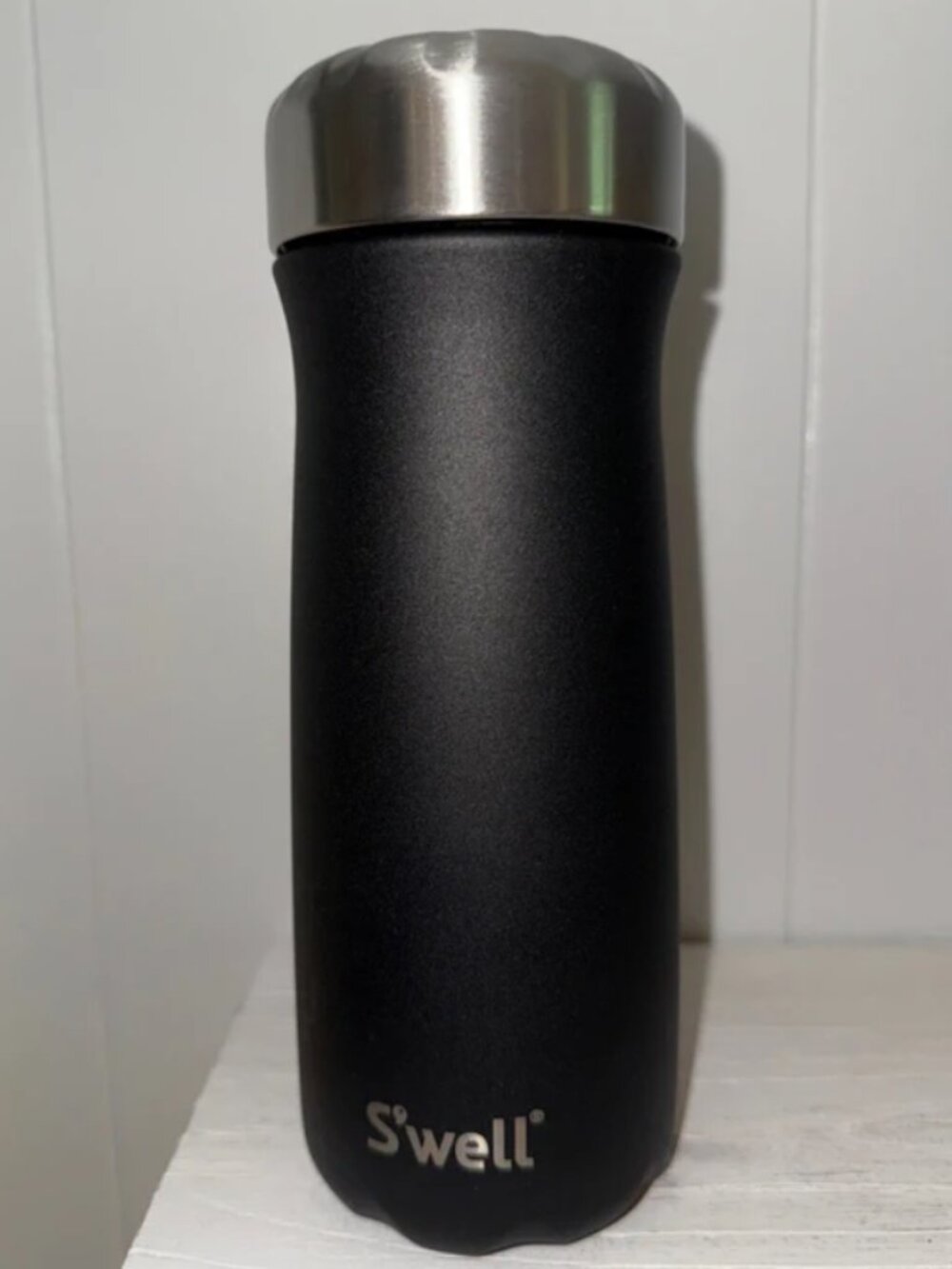 S'well Stainless Steel Traveler Water Bottle 16oz Black